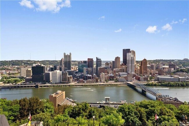Foto del edificio - 121 Grandview Ave