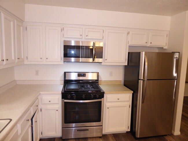 Building Photo - SCHEDULE YOUR SHOWING TODAY