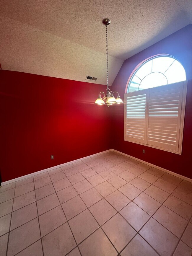Foto del edificio - 3 bedroom, 2 bathroom single family home