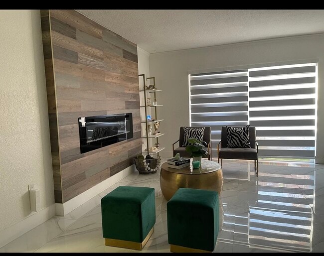Building Photo - 7120 Fairway Dr