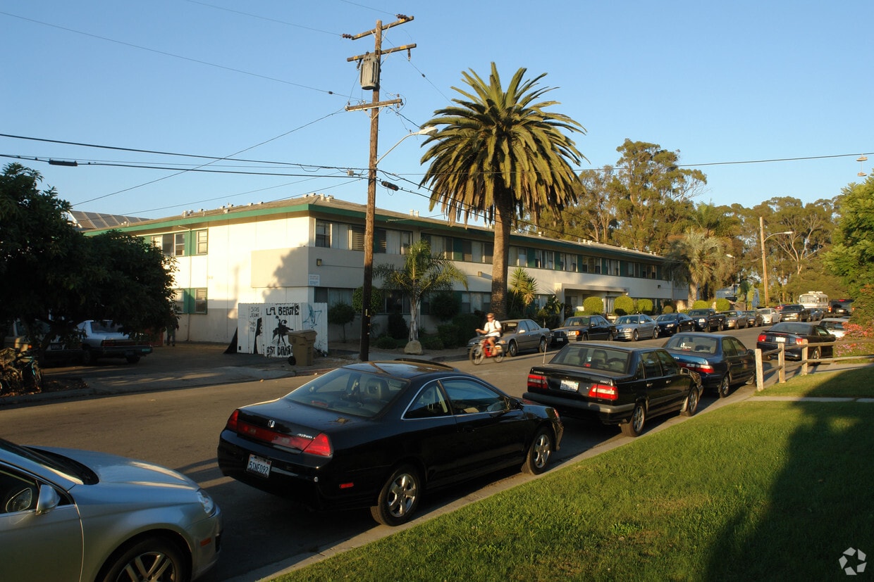 Primary Photo - 6520 Cervantes Rd