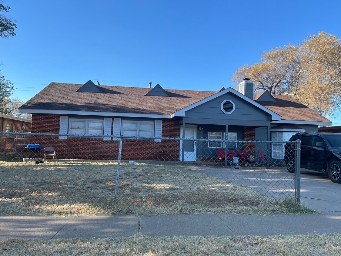 Foto principal - 1906 E Baylor St