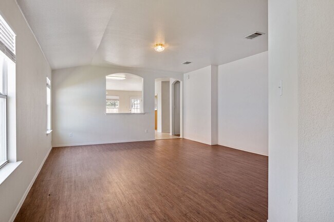 Foto del edificio - Classic 3 Bedroom, 2 Bath Home in Austin Near Tesla & Airport