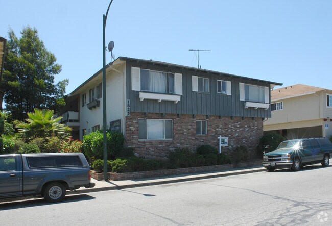 Building Photo - 1825 Ednamary Way