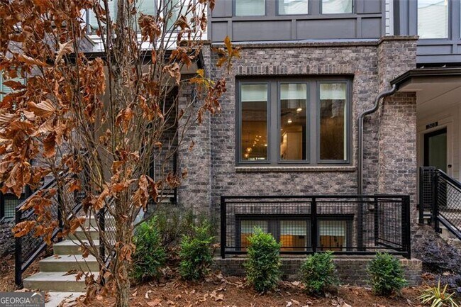 Building Photo - 383 Pratt Dr