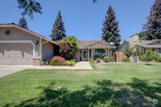 Building Photo - 1061 E Donna Dr