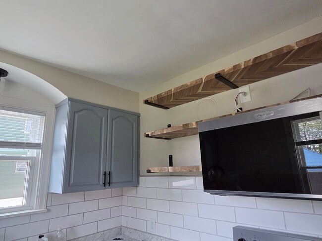 Cozy butcher block open shelving - 3117 Parkside Rd