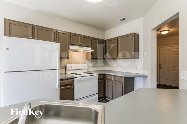 Building Photo - 3169 N Biscayne Dr