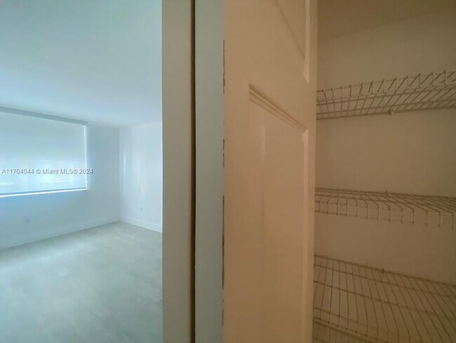 Foto del edificio - 1155 Brickell Bay Dr