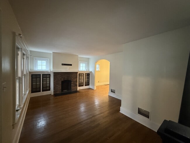 Building Photo - 502 Boyden St