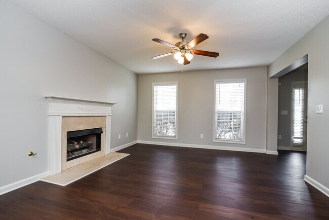 Foto del edificio - 4323 Chesapeake Trace