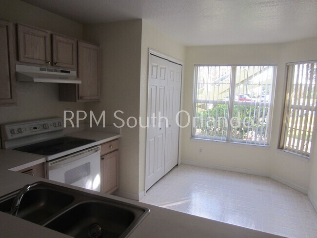 Building Photo - 2 bedroom 2 bathroom first floor condo