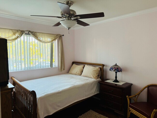 Building Photo - Los Robles Townhome – Flexible Furnishing ...