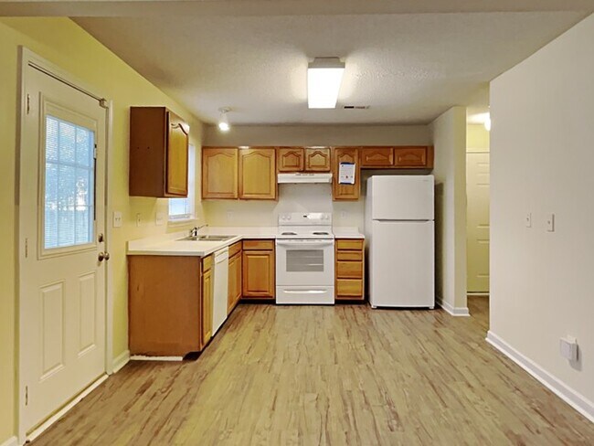 Building Photo - Sign today for FREE RENT! 4BR/2.5BA home i...