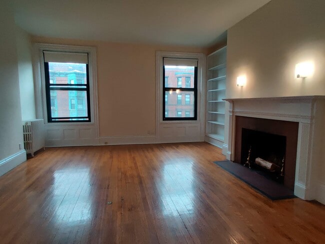 Building Photo - 508 Beacon St