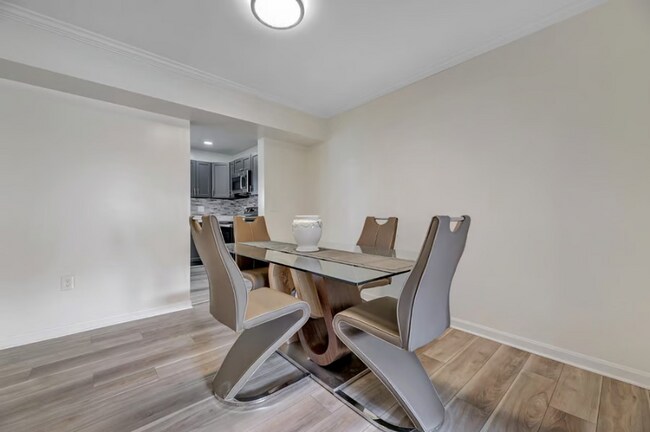 Foto del edificio - 7108 Ruthgreen Rd