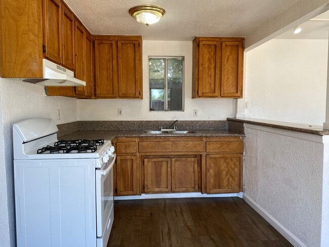 Building Photo - Cozy Unit 1 Bedroom and 1 Bath.