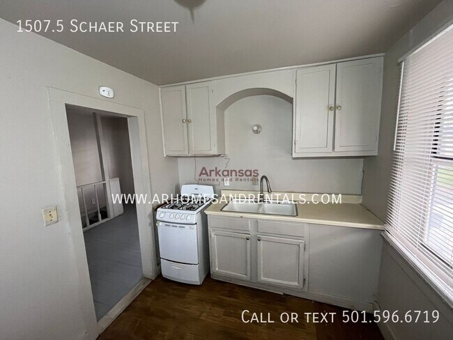 Foto del edificio - 1507.5 Schaer St