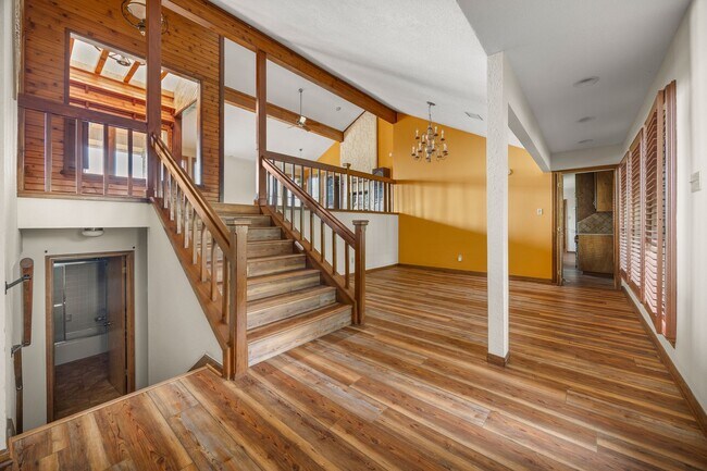 Foto del edificio - Stunning 4-Bedroom Great Hills Retreat with Private Pool & Expansive Deck