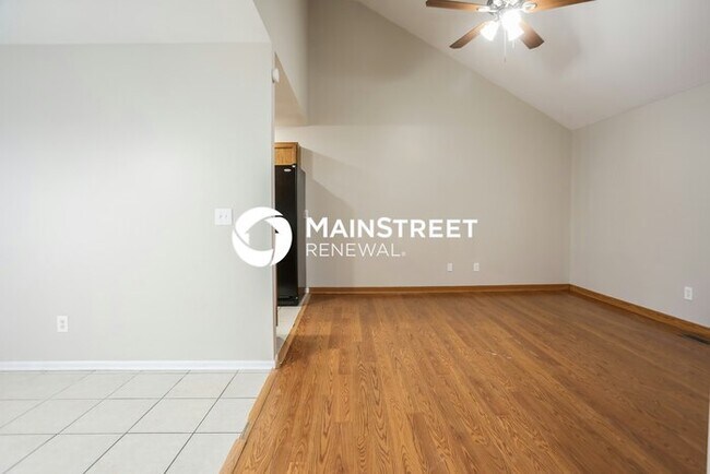Foto del edificio - 3 Bedroom Pet-Friendly Home in KANSAS CITY, MO with Main Street Renewal