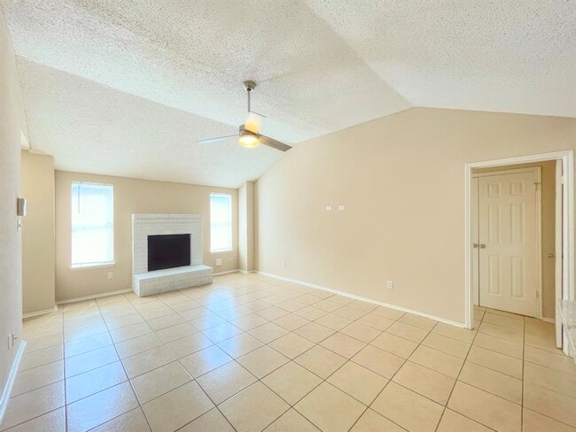 Building Photo - 5619 Gineridge Dr