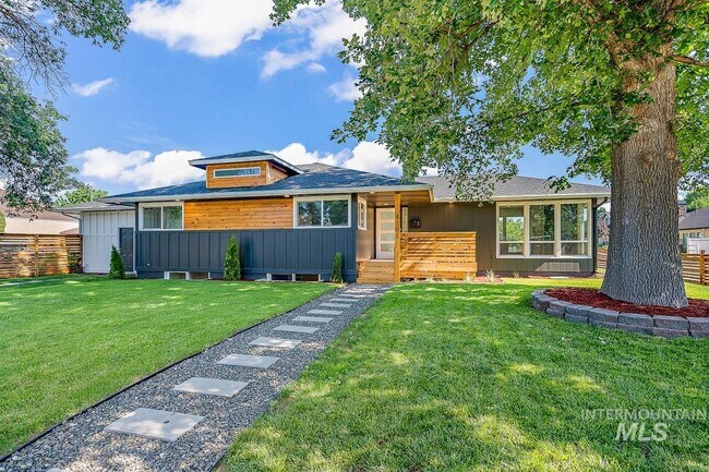 Building Photo - 4102 W Kootenai St