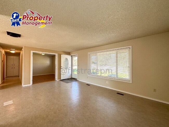 Foto del edificio - 712 Fair Ln