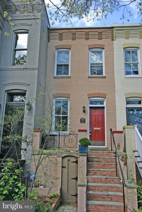 Primary Photo - 311 9th St SE