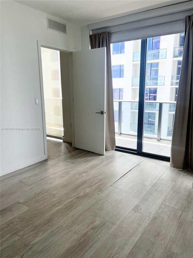 Foto del edificio - 55 SW 9th St