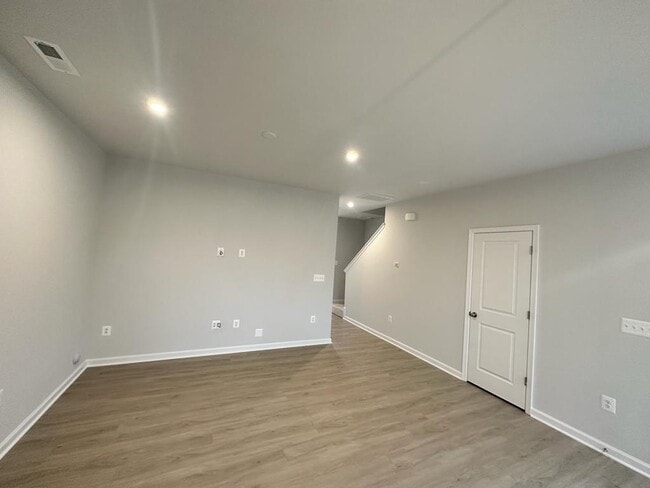 Building Photo - 516 Rivanna Hl Rd