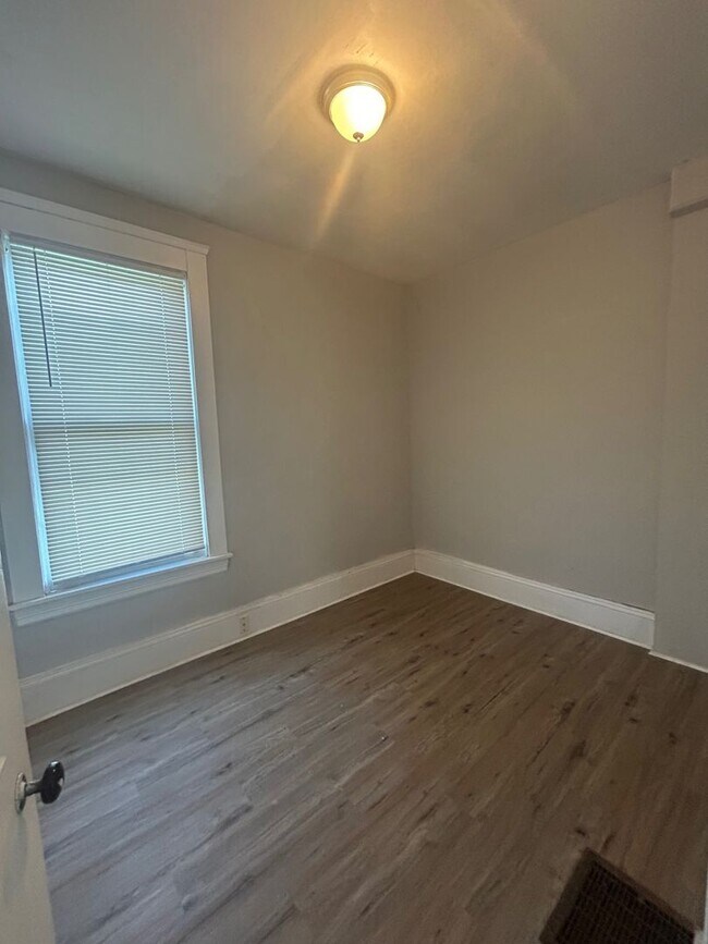 Foto del edificio - 985 E 74th St