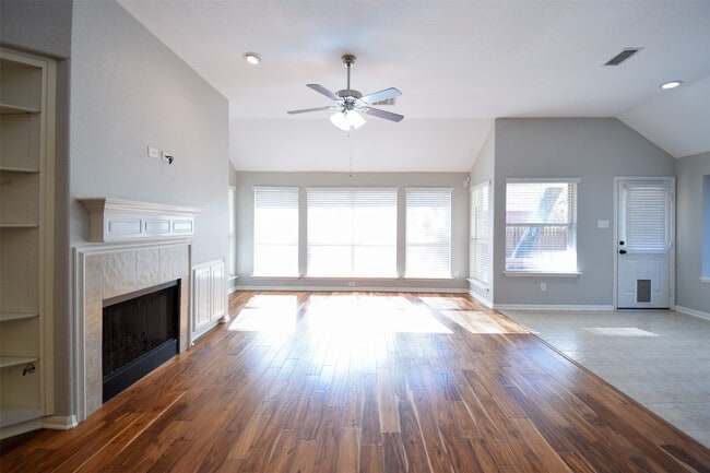 Building Photo - 31 Rolling Ridge Ct