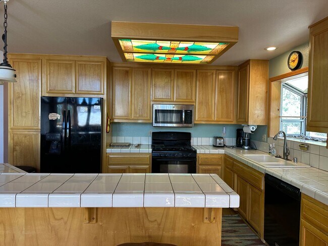 Building Photo - Long Term lease in Tahoe Donner- $3800
