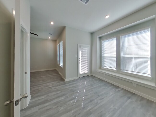 Building Photo - 22741 Terrazzo Dr