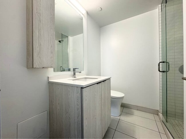 Building Photo - 2 Bed 2 Bath - Apartment
