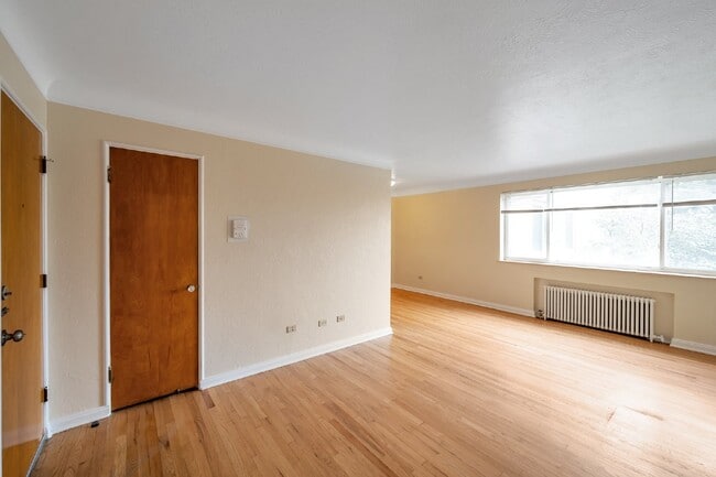 Photo - Large two Bed / One bath condo in great Art deco building near Washington park.