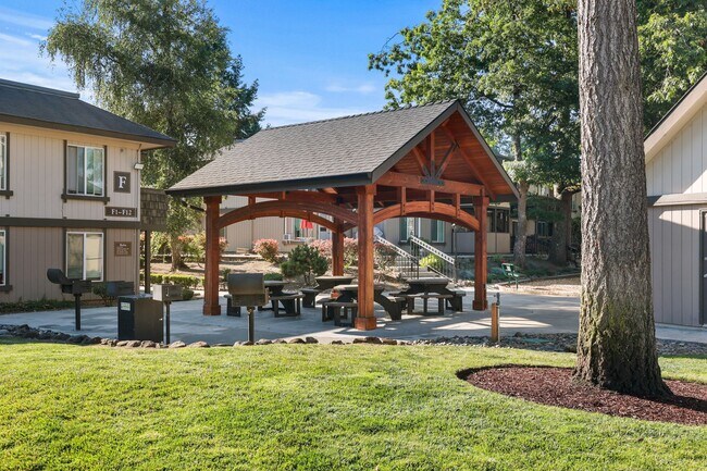 Foto del edificio - Rolling Creek Apartments