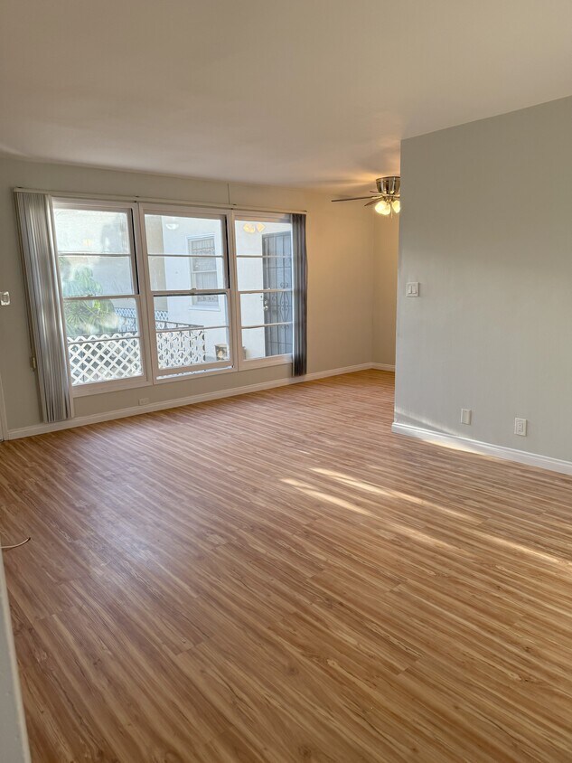 Foto principal - 10416 Irene St