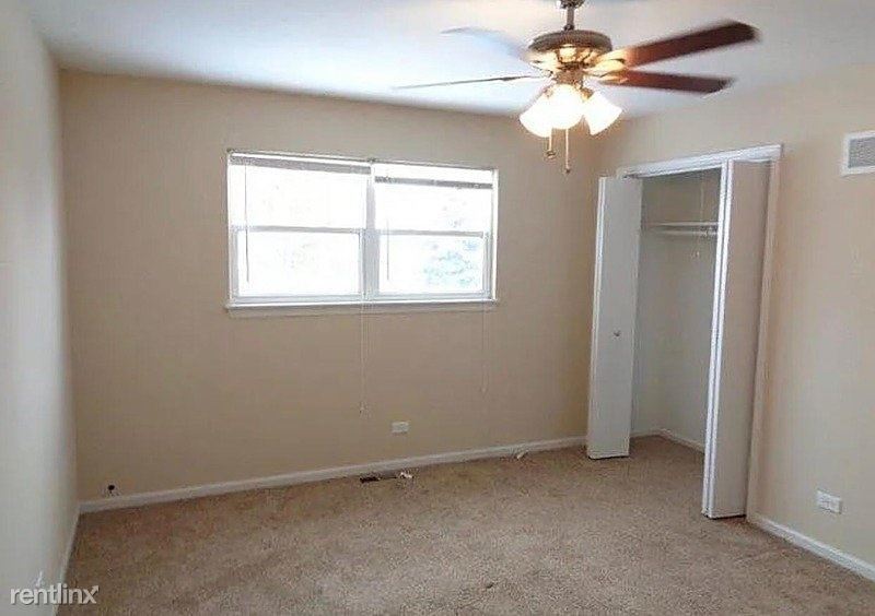 Primary Photo - 3 br, 2 bath House - 25601 South Linden Av...