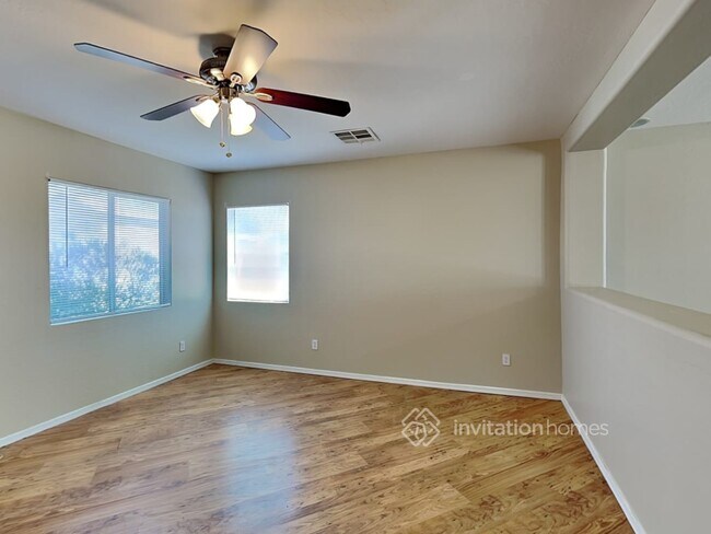 Building Photo - 10144 N 116th Ln