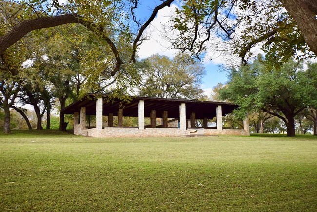 Building Photo - 109 Japonica Estates Rd S