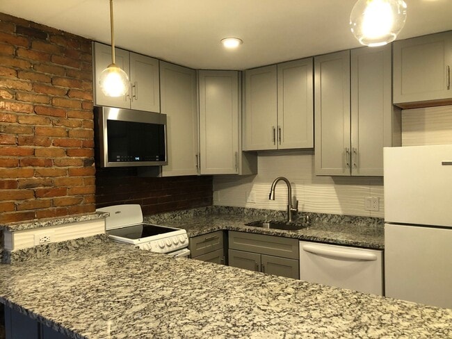 Building Photo - 24 Bradford St