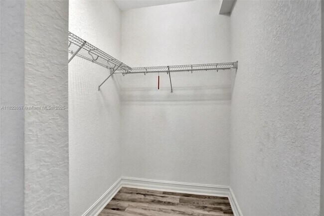 Foto del edificio - 11549 SW 13th Ct