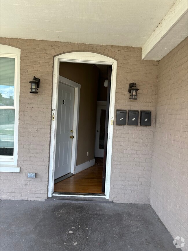 Downtown Elkhart Apartments for Rent with High Ceilings Elkhart, IN