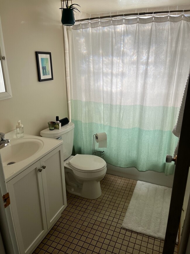 Bathroom - 1512 S 60th St