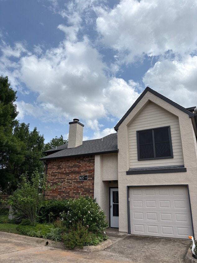 Photo - 827 W Harwood Rd (Hurst, TX)