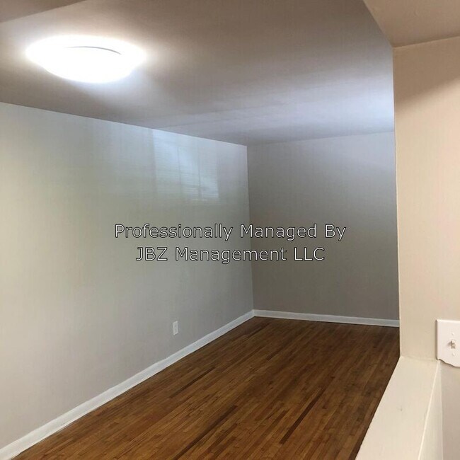 Foto del edificio - 1631 Ingleside Ave