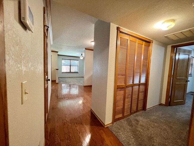 Foto del edificio - NW Norman 4-3-2 Executive Lease Home!