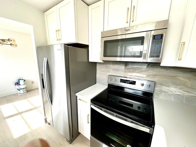 Building Photo - 121 Sheffield F