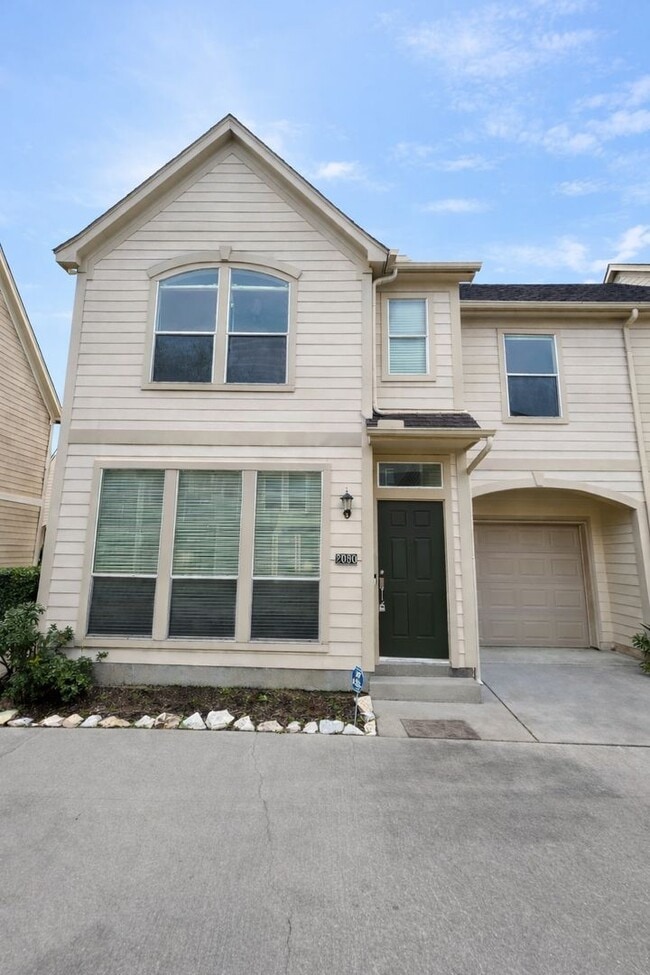 Beautiful 2 bedroom 1.5 bath townhome - Beautiful 2 bedroom 1.5 bath townhome